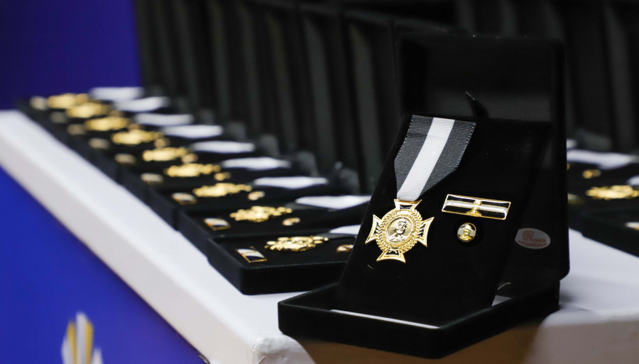 Foram 41 policiais civis homenageados com as medalhas de Bravura da Polícia Civil.