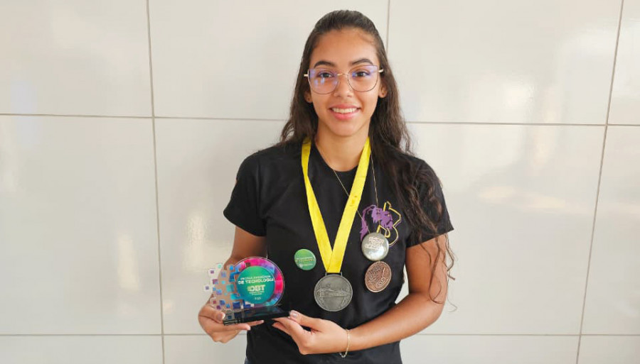 Aluna Maristela Mariana, medalha de prata na ONC