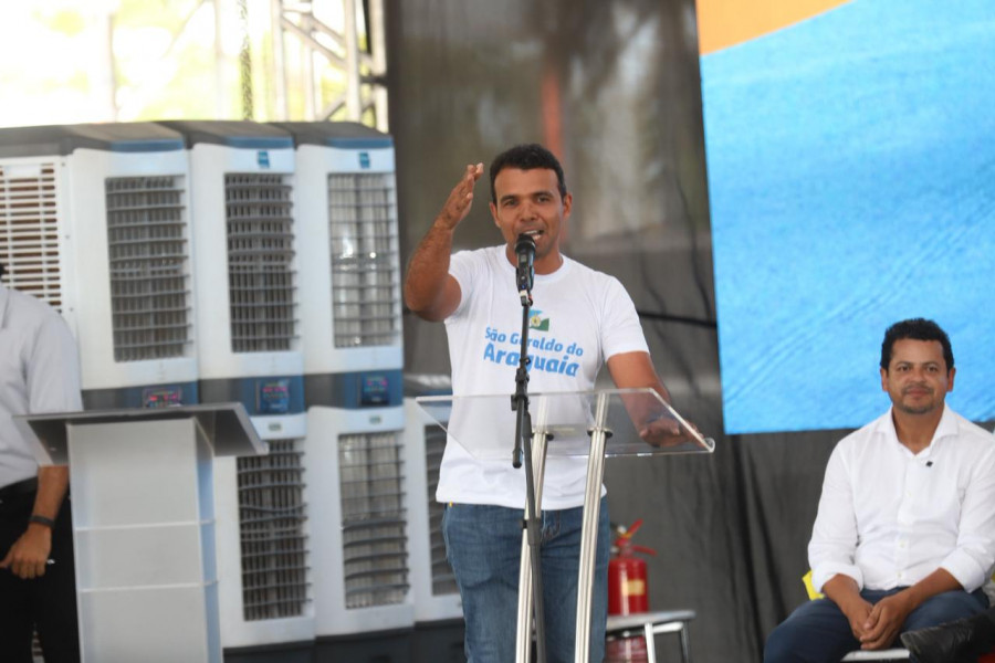 Prefeito de São Geraldo do Araguaia, Jefferson Oliveira, ressalta o quanto os municípios ganham com a ponte nova (Crédito foto: Ademir dos Anjos/Governo do Tocantins)