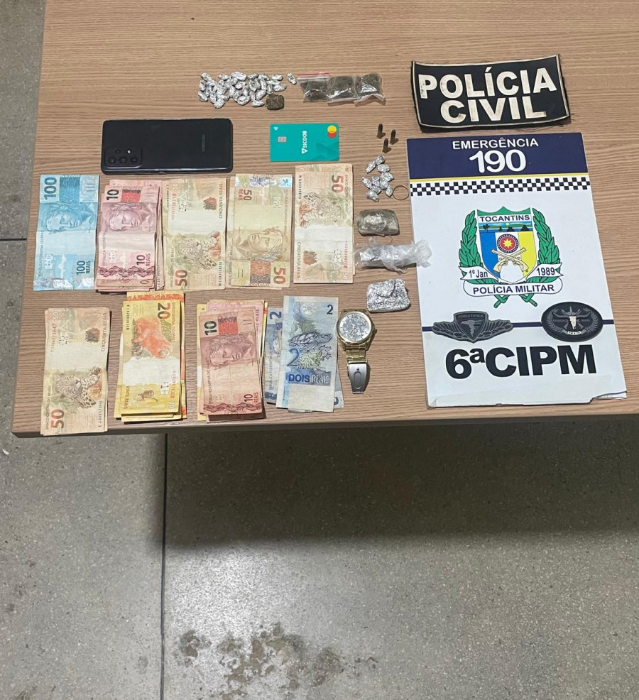 Dinheiro, drogas e munições foram apreendidos durante ação