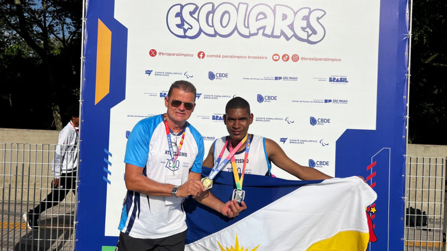 Ramon Gonçalves e o professor Hamilton Carvalho