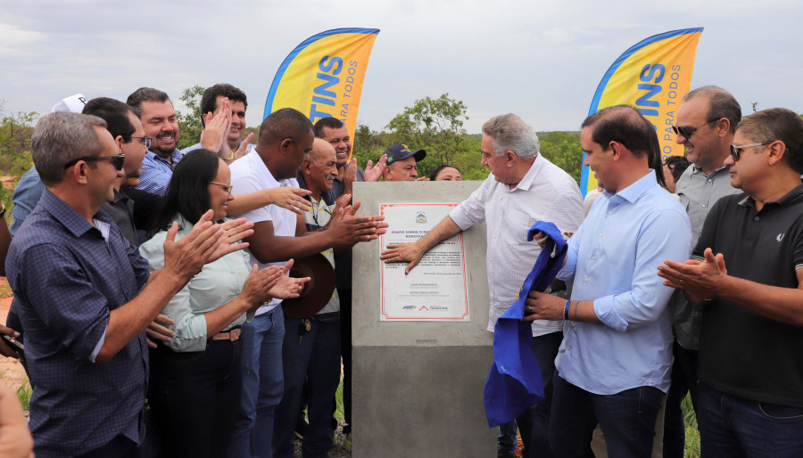 Governador Laurez Moreira entrega ponte sobre o Rio Vermelho e reforça integração entre Lagoa do Tocantins e São Félix, no Jalapão (Adilvan Nogueira/Governo do Tocantins);