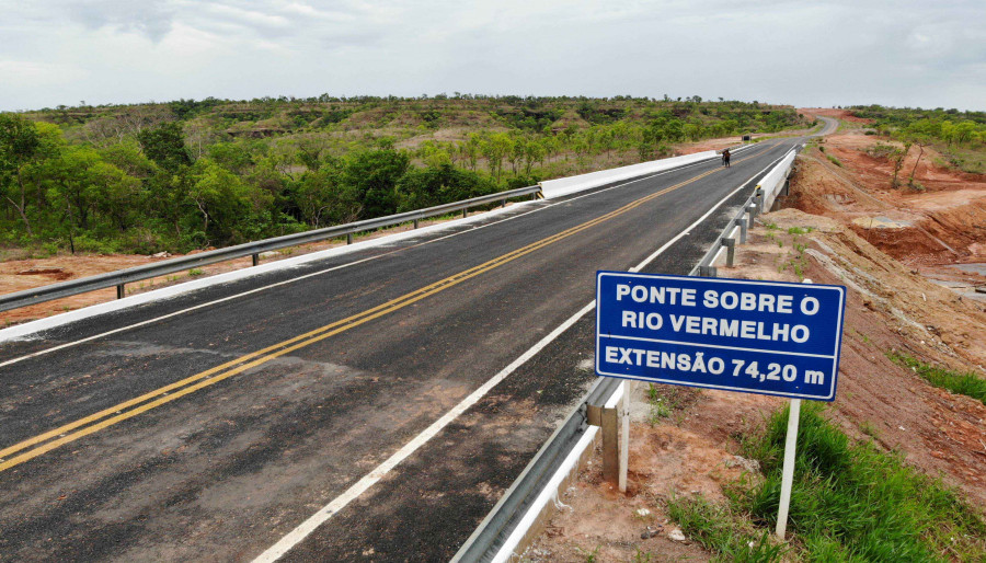 A construção da ponte foi realizada pelo Governo do Tocantins, por meio da Agência de Transportes, Obras e Infraestrutura (Ageto), e contou com as etapas de infraestrutura, mesoestrutura e superestrutura, além dos acabamentos finais (Adilvan Nogueira/Governo do Tocantins);