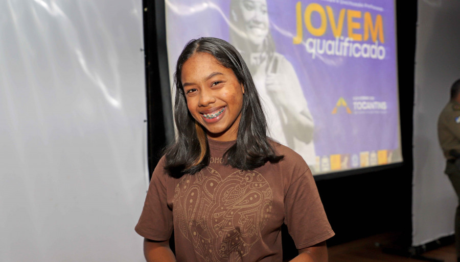 A jovem Luiza Catarina Reis, de 16 anos, celebrou a oportunidade de ingressar no Programa Jovem Qualificado