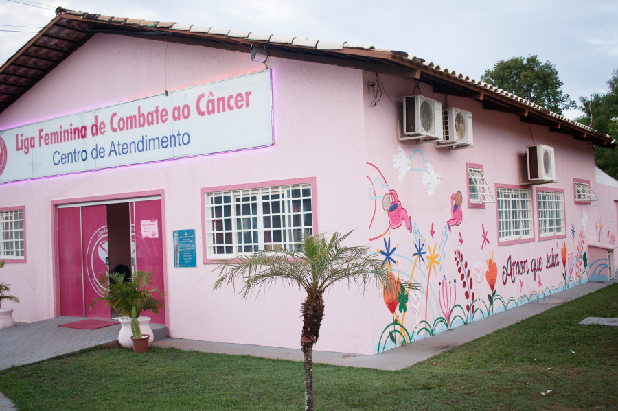 O projeto Balde de Tinta promove intervenções urbanas em locais de cuidado e convivência - Foto: Flávio Dionísio/Coletivo Flácido