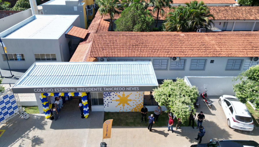 Foram investidos mais de R$ 2,4 milhões na reforma e ampliação da Escola Estadual Presidente Tancredo Neves;