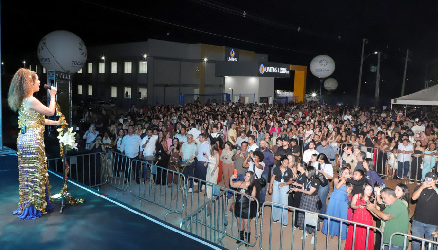 Para celebrar a entrega do novo câmpus da Unitins em Dianópolis, a programação foi encerrada com um grande show da cantora Vanessa da Mata - Foto: Antonio Gonçalves/Governo do Tocantins