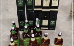 Garrafas de whisky são furtadas por funcionários de supermercado 