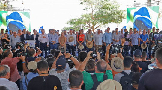 Público lotou a arena onde ocorreu a abertura da 24ª Feira de Tecnologia Agropecuária do Tocantins, atualmente a maior da região Norte do Brasil.