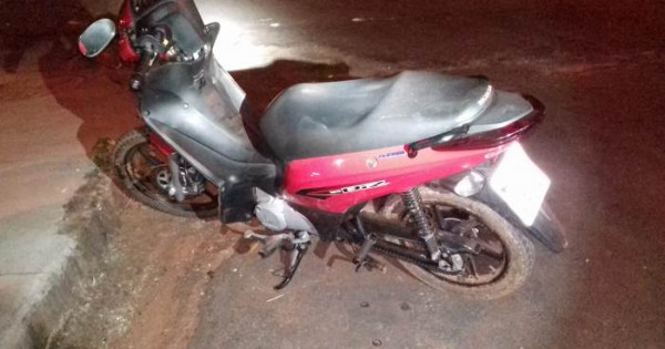 Mulher Fica Gravemente Ferida Ap S Motocicleta Bater Na Traseira De