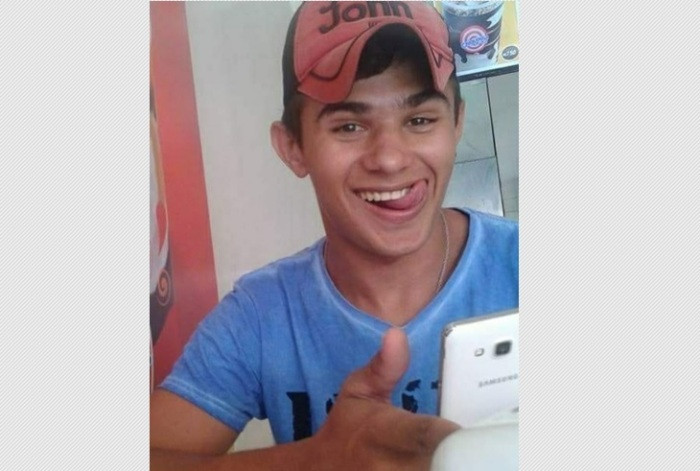 Jovem é morto na porta de casa dois dias após ser solto da prisão