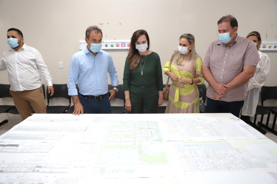 Ainda no PAI, Wagner apresentou para Dorinha o projeto do Novo Hospital da Criança de Araguaína, que será construído ao lado da unidade. A senadora deve direcionar mais R$ 10 milhões para a obra.
