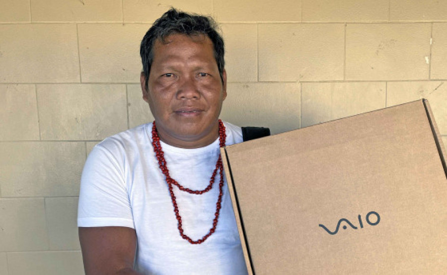 Professor Afonso Xerente, do Centro de Ensino Médio Indígena Xerente Warã (Cemix), de Miracema, destacou que o notebook vai auxiliar muito nas aulas.