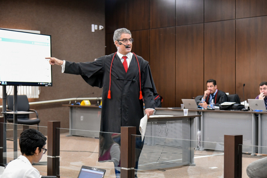 Promotor de Justiça Daniel José de Oliveira Almeida.