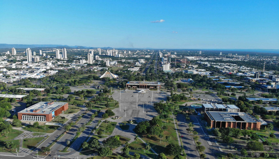  A Praça dos Girassóis, um dos maiores espaços públicos da América Latina, é símbolo de Palmas