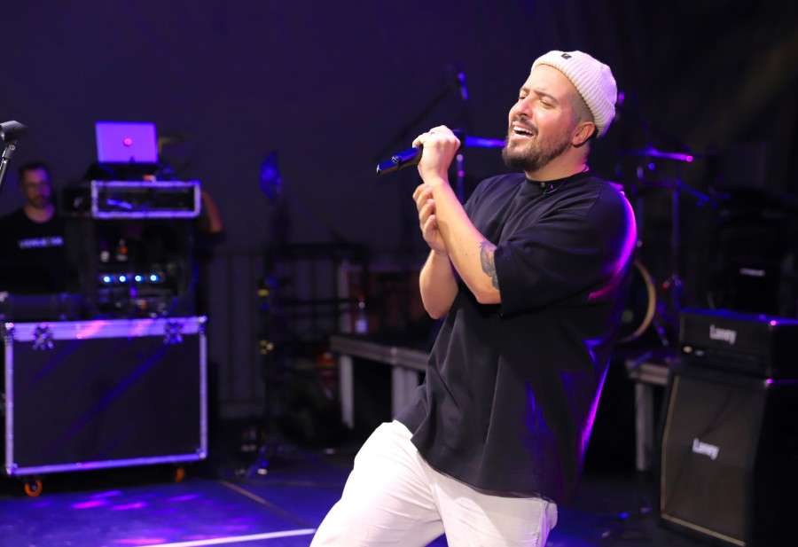 O cantor gospel Isaías Saad foi a primeira atração da segunda noite do evento