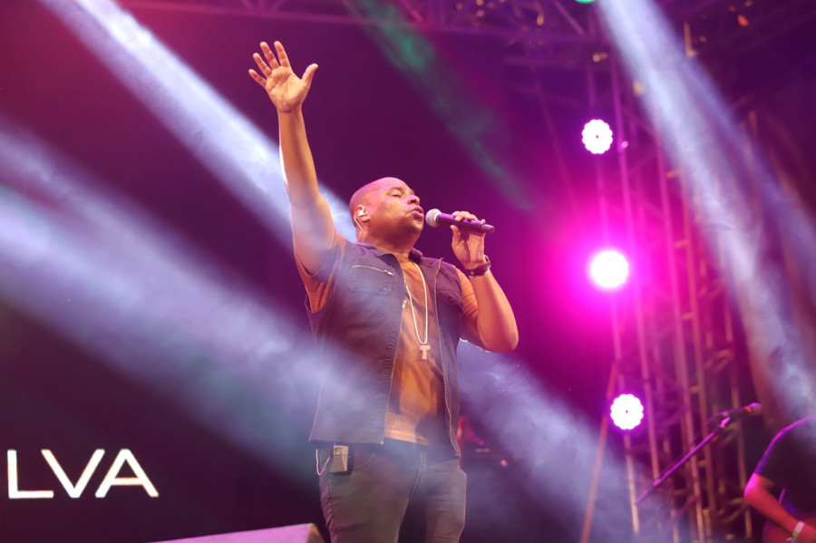 O cantor católico Davidson Silva abriu a primeira noite do Araguaína para Cristo
