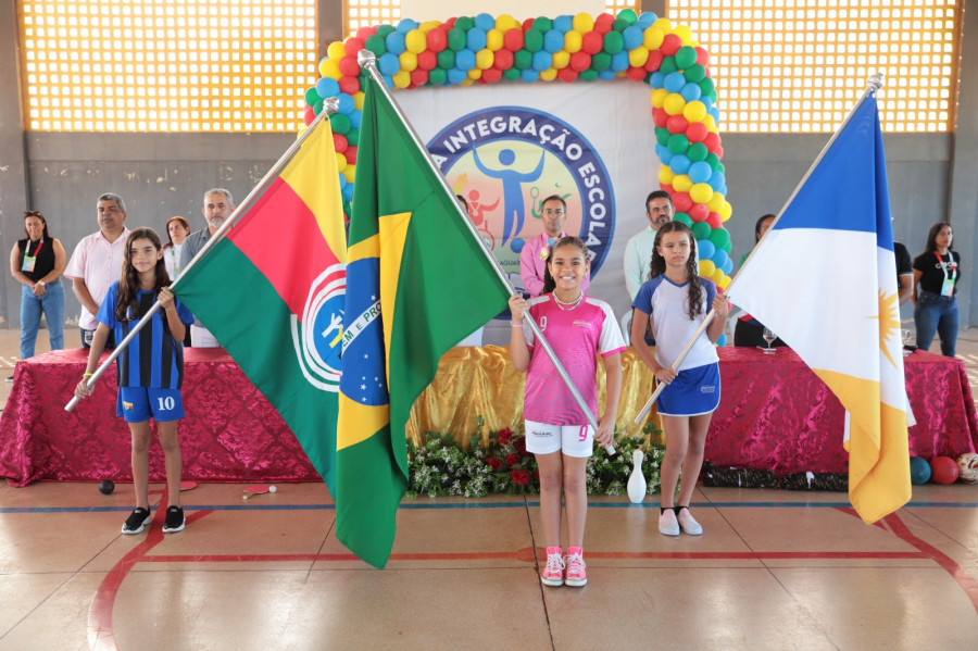 A primeira etapa contará com atletismo, salto em distância, arremesso de peso, cabo de guerra, dama e tênis de mesa para alunos do 3º ao 5º ano