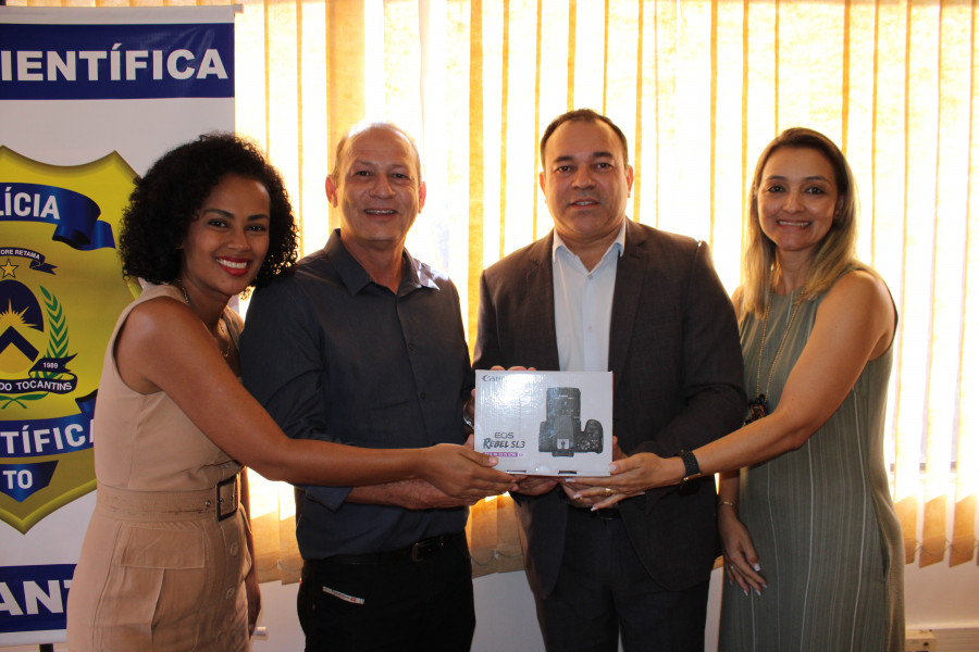  Secretário Wlademir fez a entrega as diretorias da Polícia Científica.