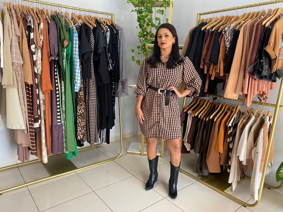 Patrícia começou com o desapego e hoje trabalha com roupas novas