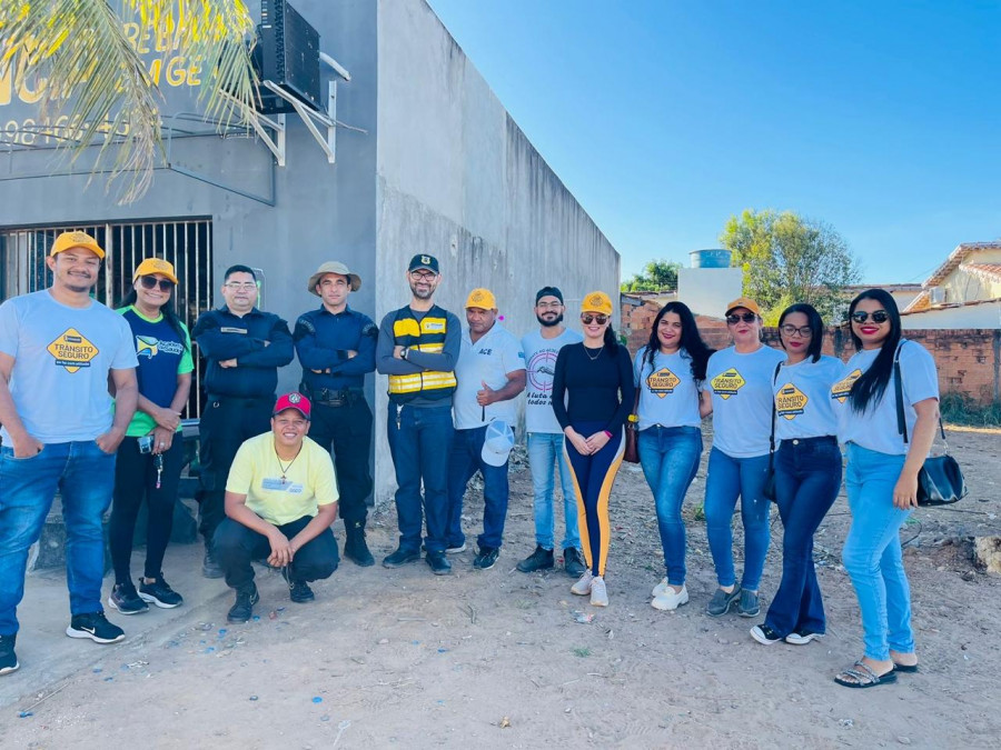 Equipes de educação para o trânsito realizaram blitzes e panfletagens em diversos municípios do estado.