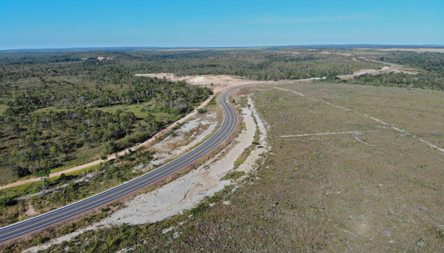 Foram inaugurados os primeiros 50 km de asfalto na rodovia TO-247 entre Lagoa do TO e São Félix do TO.