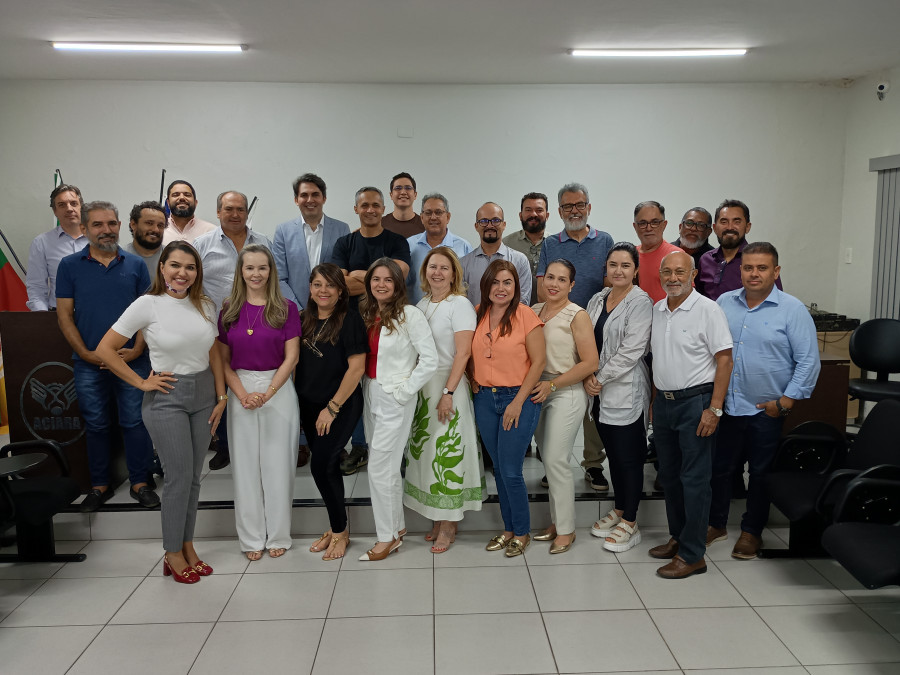 Presidente Fábio Lopes e diretoria