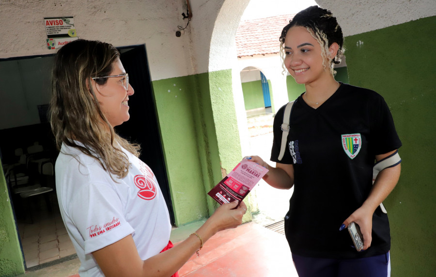 Aos 17 anos, a estudante Theully Teles, que cursa o 3º ano do ensino médio, já testemunhou a violência contra a mulher dentro da própria casa. Foto: Loise Maria