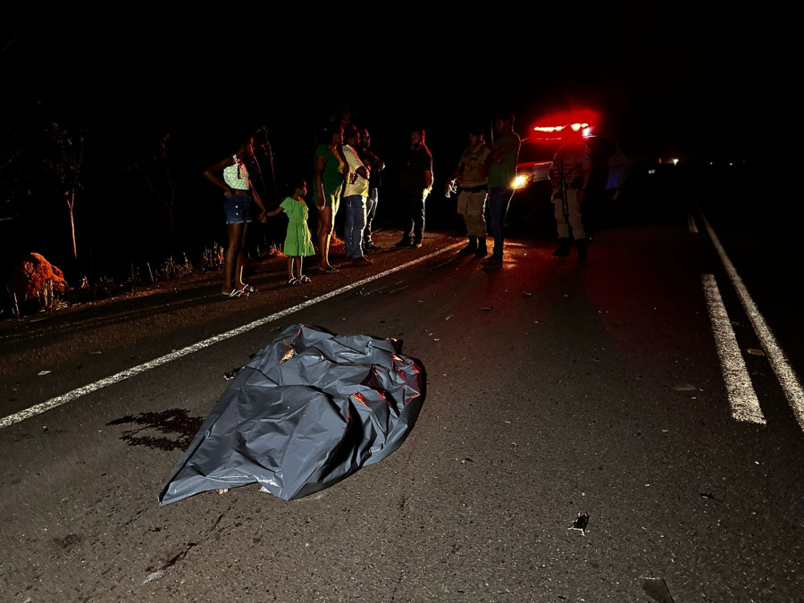 Motociclista foi lançado contra o para-brisa do carro e não resistiu aos ferimentos.