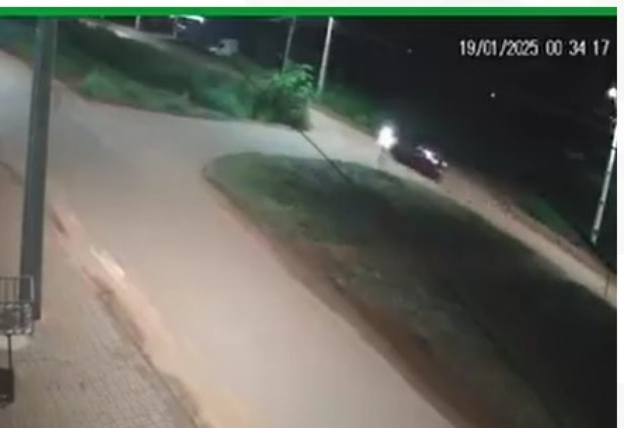 Câmera de segurança flagrou o acidente 