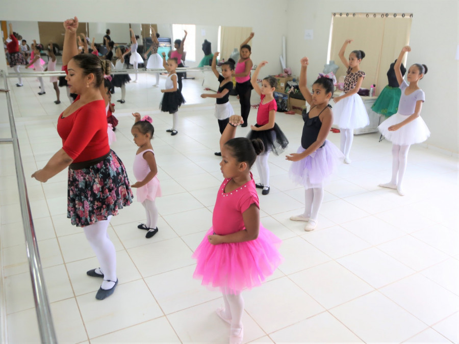 A Reciclarte atende crianças a partir dos quatro anos, jovens, adultos e idosos, sem limite de idade.