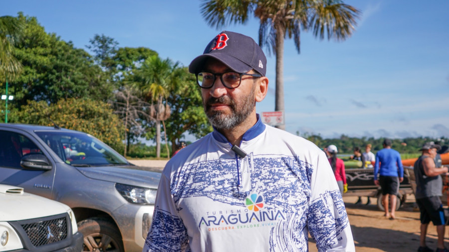 Essa é a primeira ação de outras que teremos, exatamente para revitalizar e limpar 100% o Lago Azul, retirando todo o lixo”, ressaltou Joaquim Quinta Neto, da SEDEMAT.  Foto: Marcos Filho Sandes / Secom Araguaína