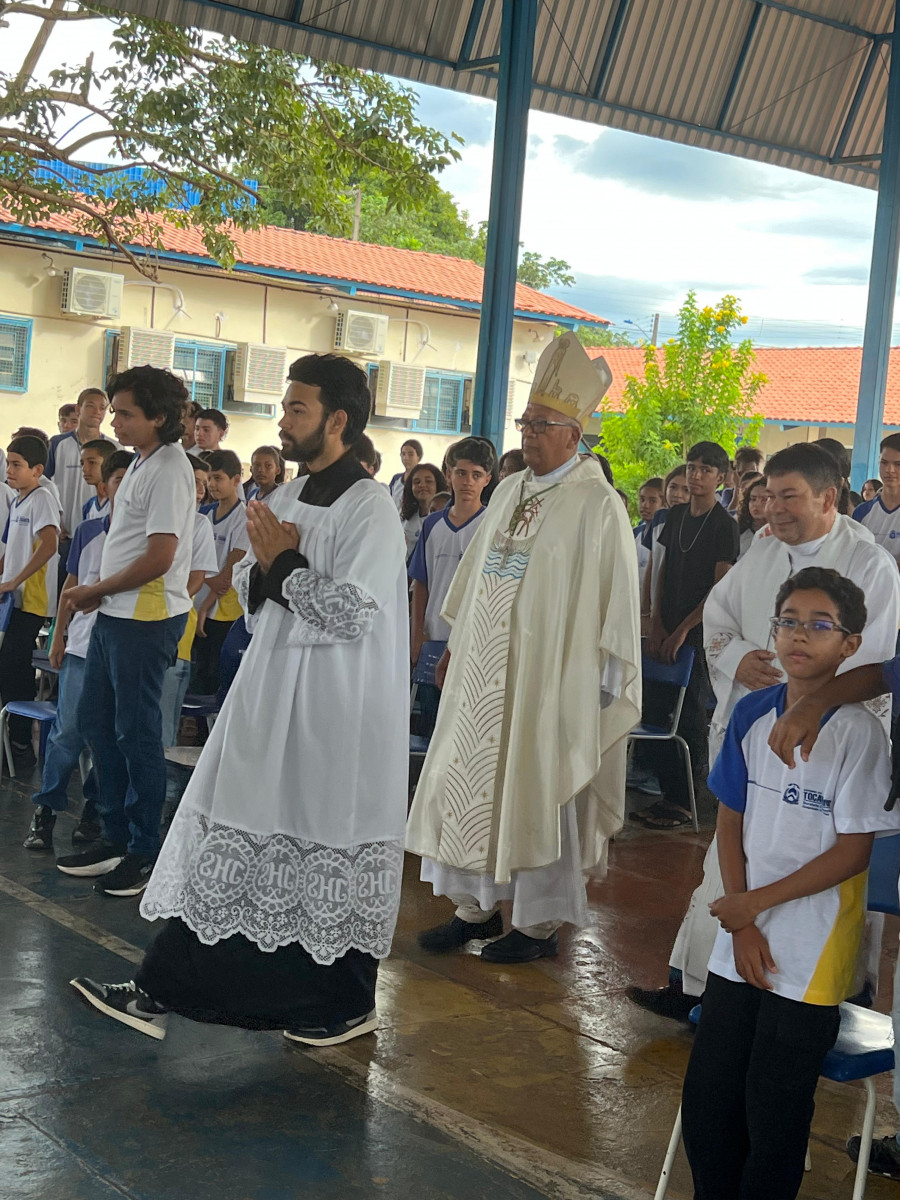 Semana iniciou com missa em ação de graças e café da manhã aos pioneiros da escola. 