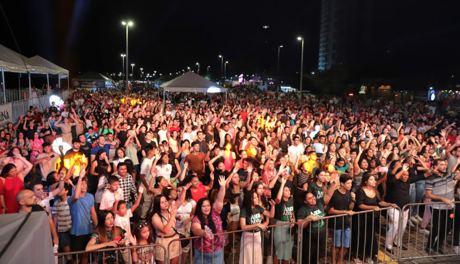  Público vibra com os momentos de adoração e comunhão na Via Lago. Fotos: Marcos Filho e Thiago Santos / Secom Araguaína