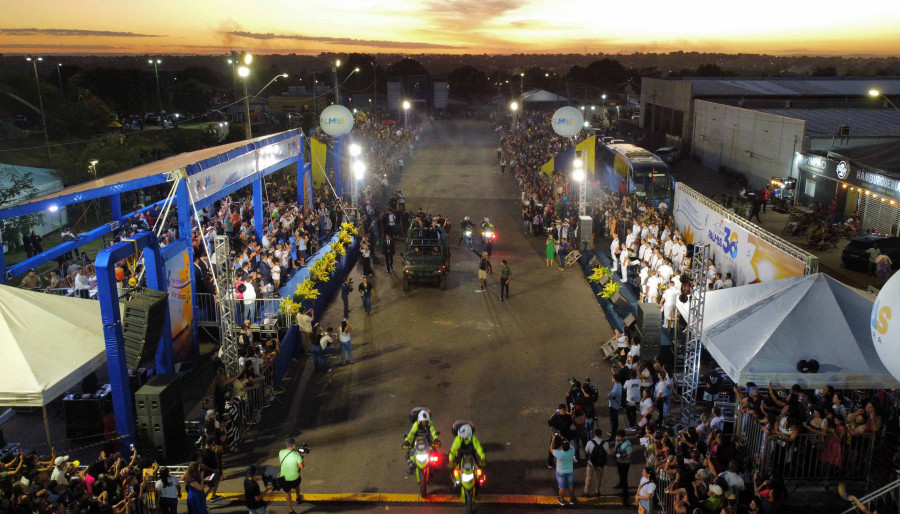 Desfile cívico-militar reuniu mais de 2.400 participantes e celebrou a trajetória de Palmas com a presença de escolas, forças de segurança, bandas de fanfarras e representantes da sociedade