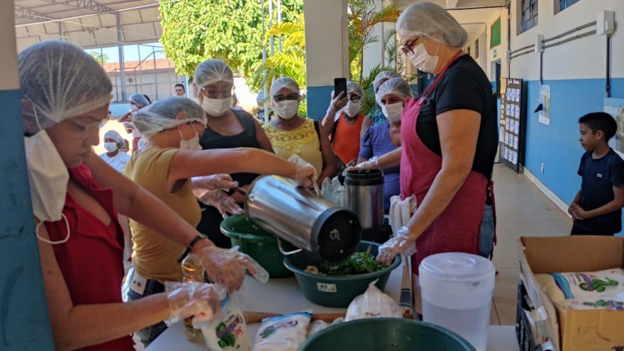 Produção de temperos caseiros, realizadas em parceria com o Senar