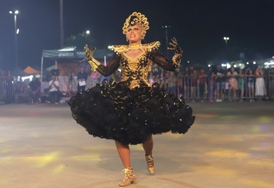 “Não tem felicidade maior do que estar em um cargo de destaque e trazer o prêmio para sua quadrilha”, comemorou a Rainha do São João do Cerrado 2025, Marah Araújo, da Encanto do Luar. Foto: Marcos Filho Sandes/Secom