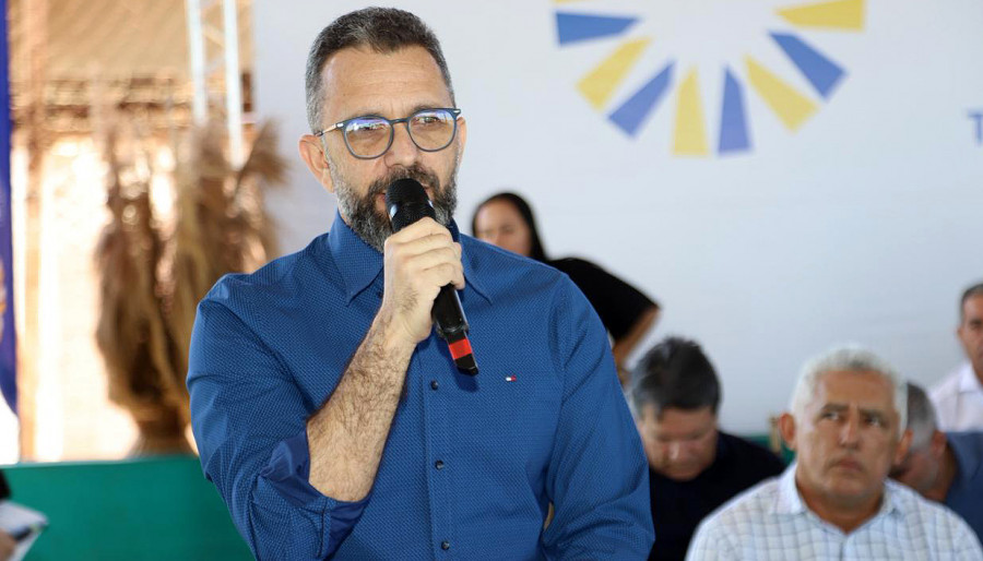 O secretário de Estado das Cidades, Habitação e Desenvolvimento Regional, Ubiratan Carvalho, reforçou o compromisso do governo estadual com a execução da obra para ampliar a produção da região  Foto: Ademir dos Anjos/Governo do Tocantins 