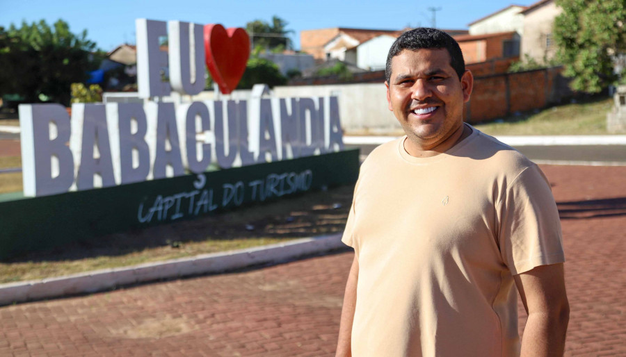 O prefeito de Babaçulândia, Ismael Ferreira, destaca as de belezas naturais do município e a importância das ações conjuntas para realização da temporada de praia - Ademir dos Anjos/Governo do Tocantins 