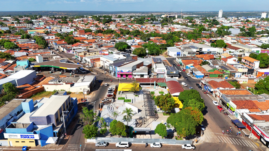 A Praça das Bandeiras tem previsão de entrega para o mês de agosto. Atualmente estão em fase de finalização o prédio administrativo, lanchonetes, anfiteatro, pavimento, urbanização e instalações elétricas.