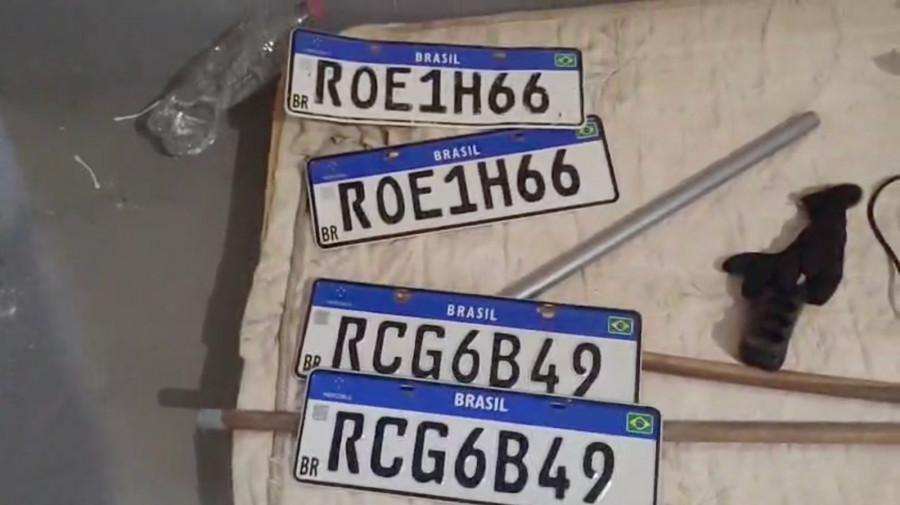 Placas de outros veículos furtados recentemente foram encontradas no local