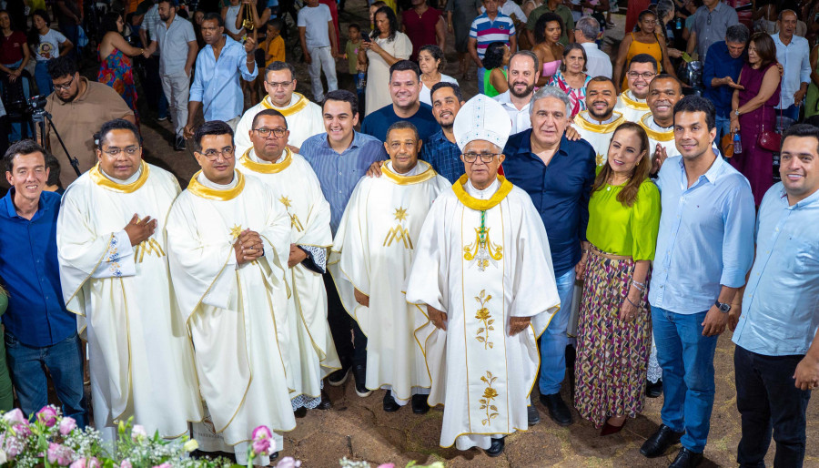  Celebração marcou o encerramento do novenário iniciado em 30 de agosto e reuniu milhares de fiéis, autoridades religiosas, civis e políticas