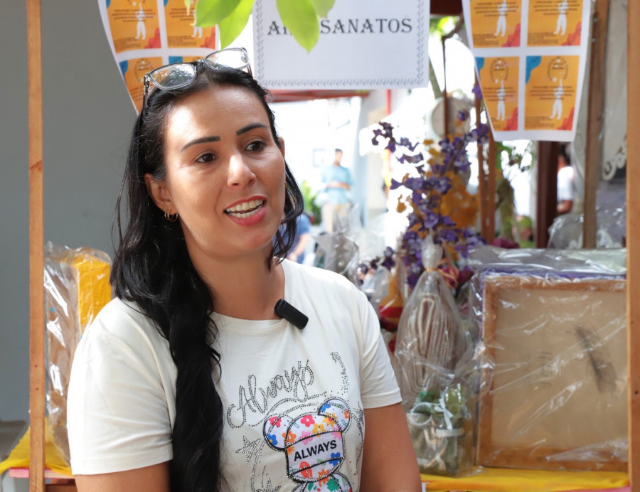Suellen Lopes, artesã 