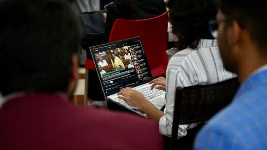 A tutoria virtual e o acesso remoto permitem formações sem sair de casa.