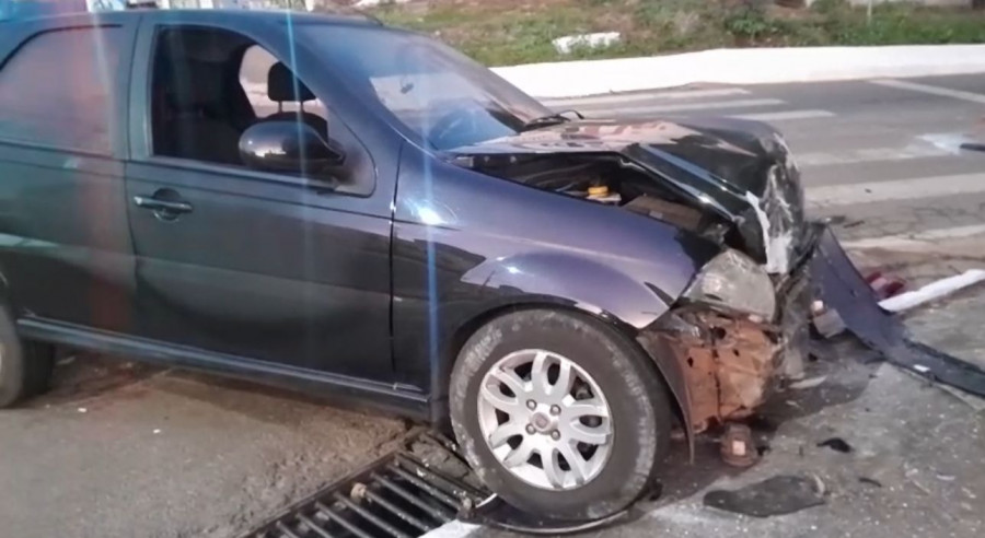 Motorista do Fiat Palio estaria embriagado. 