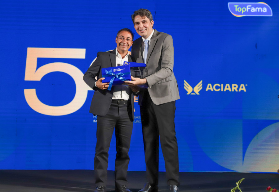 “Credibilidade é a marca da ACIARA. Cada presidente, ao longo dessas cinco décadas, fez desta entidade uma referência, a mais forte e respeitada do Tocantins. Os empresários de Araguaína são líderes no que fazem e motivo de orgulho para nossa cidade”, afirmou o prefeito Wagner Rodrigues