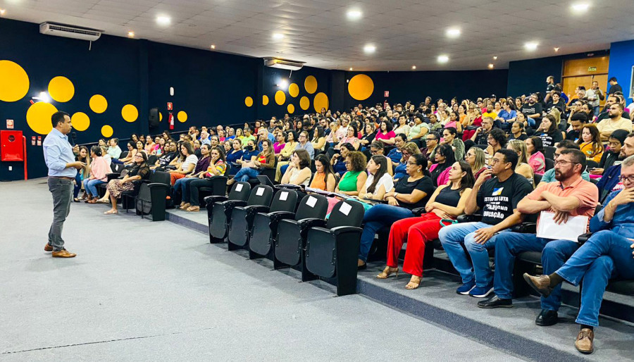  Elaboração do novo PCCR contou com a participação dos educadores em 13 plenárias presenciais, além de escuta ativa on-line   (Foto: Seduc/Governo do Tocantins)