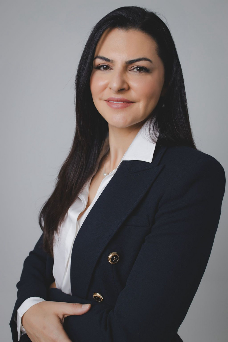 A médica otorrinolaringologista Juliana Caixeta explica que é importante cuidar do ouvido após o contato com a água Foto – Karen Tondato