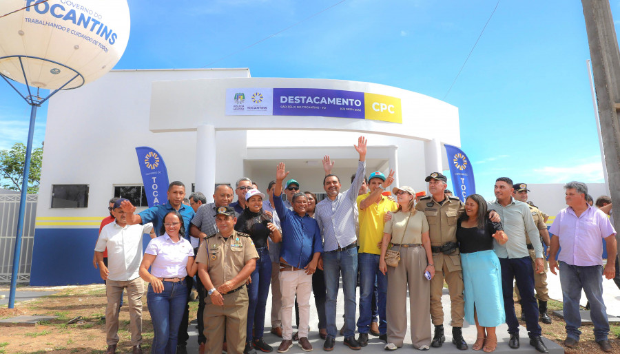 Governador Wanderlei Barbosa, acompanhado do prefeito Gercimar Xavier e do comandante da PM, Márcio Barbosa, no momento da entrega das instalações do Destacamento (Marcio Vieira/Governo do Tocantins);Governador Wanderlei Barbosa, acompanhado do prefeito Gercimar Xavier e do comandante da PM, Márcio Barbosa, no momento da entrega das instalações do Destacamento (Marcio Vieira/Governo do Tocantins);