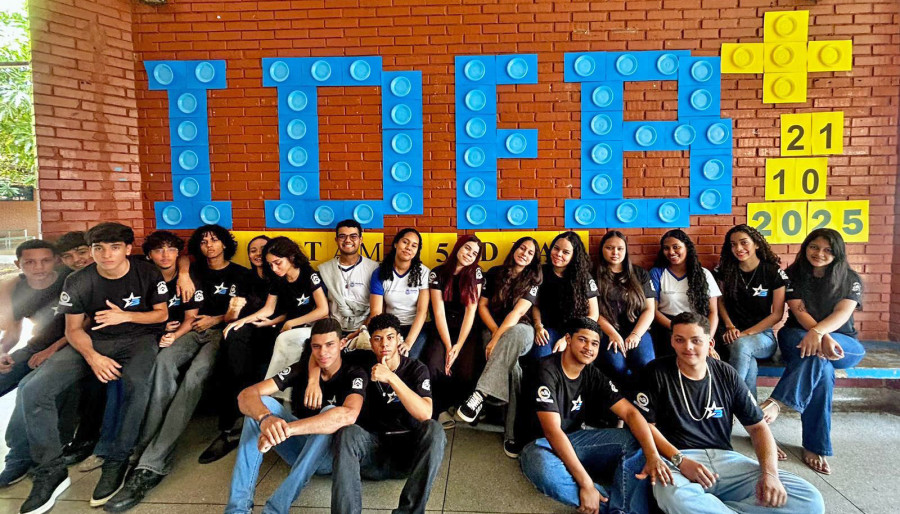 - Turma da 3ª série do CEM Benjamim José de Almeida